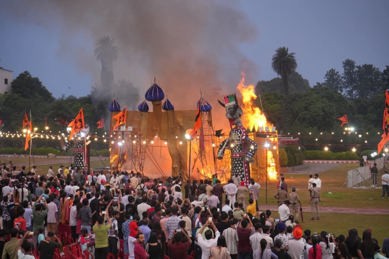 देहरादून में दशहरा महोत्सव पर सीएम पुष्कर सिंह धामी ने दी शुभकामनाएं
