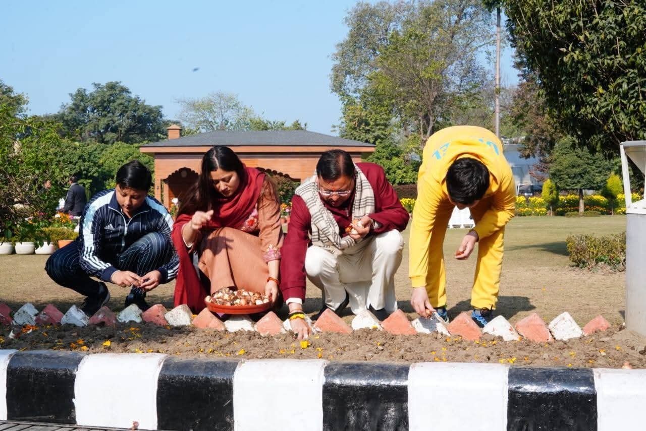 मुख्यमंत्री का संदेश: उत्तराखण्ड में पुष्प खेती बनेगी किसानों की आय बढ़ाने का मजबूत आधार