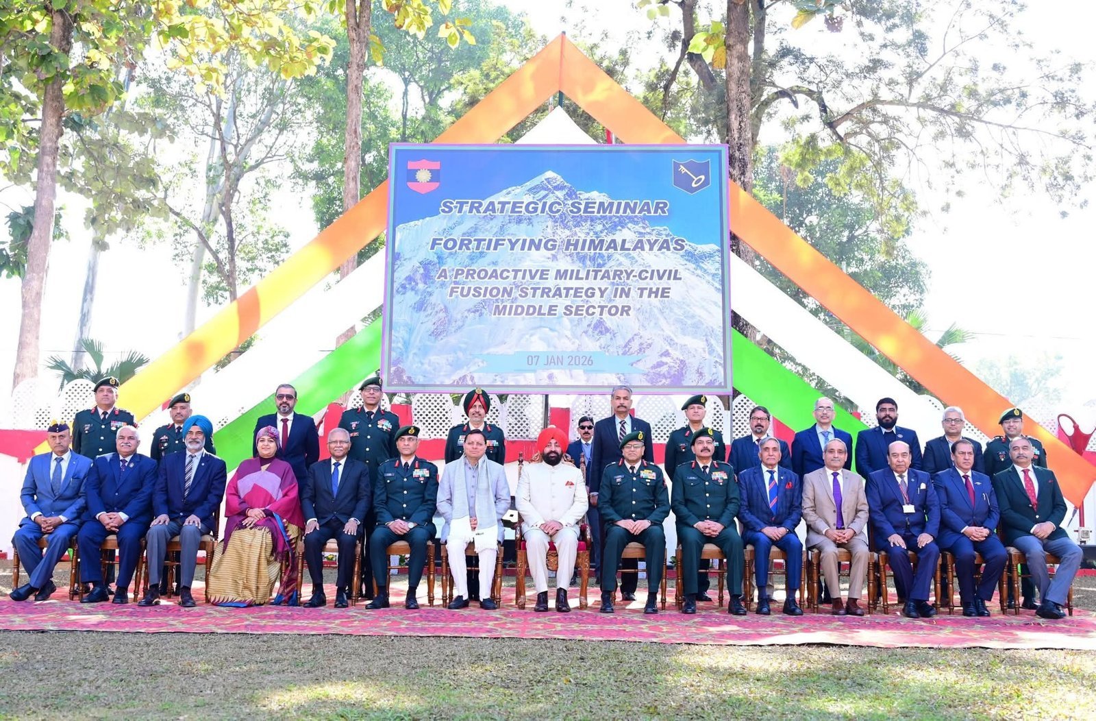 मुख्यमंत्री ने देहरादून में हिमालयी सुरक्षा एवं विकास पर आयोजित संगोष्ठी में रखे विचार