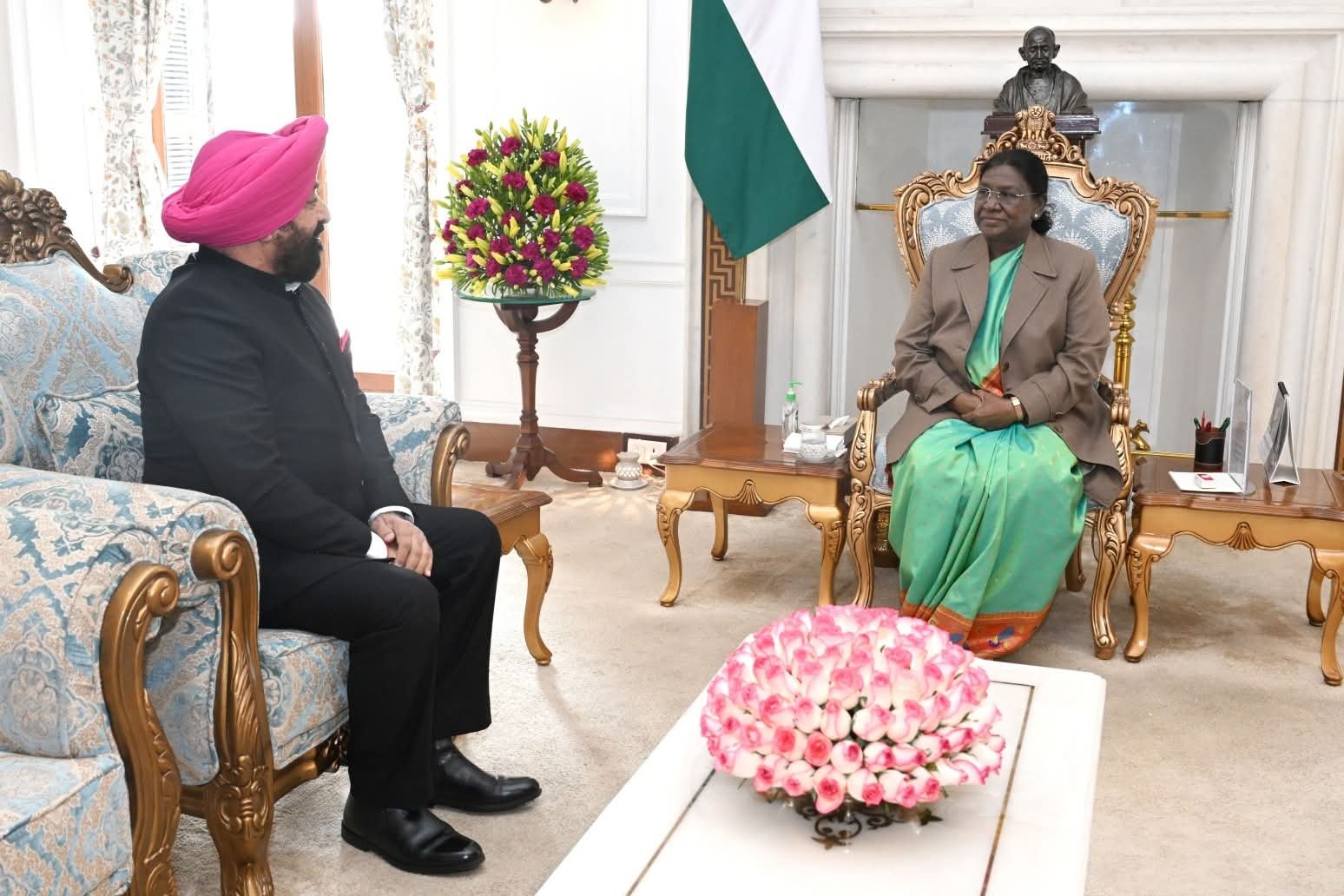 राष्ट्रपति द्रौपदी मुर्मु से शिष्टाचार भेंट, उत्तराखण्ड की रजत जयंती पर विशेष संवाद