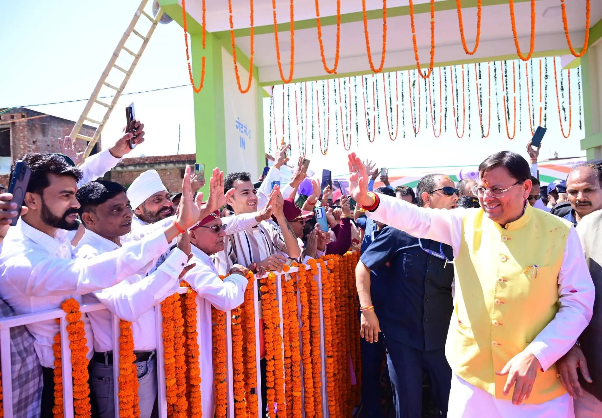 मुख्यमंत्री ने खटीमा में सैनिकों और वीर नारियों को किया सम्मानित