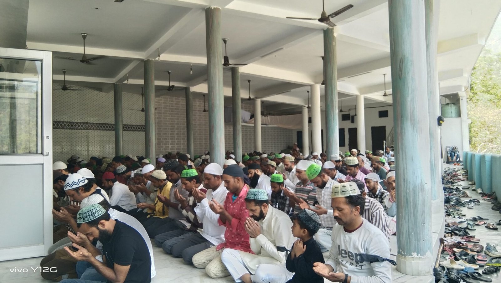 उत्तरकाशी पहलगाम घटना को लेकर मुस्लिम समूदाय के लोगों ने काली पट्टी बांध कर नवाज़ की अदा जमकर लगाये पाकिस्तान मुर्दाबाद के नारे