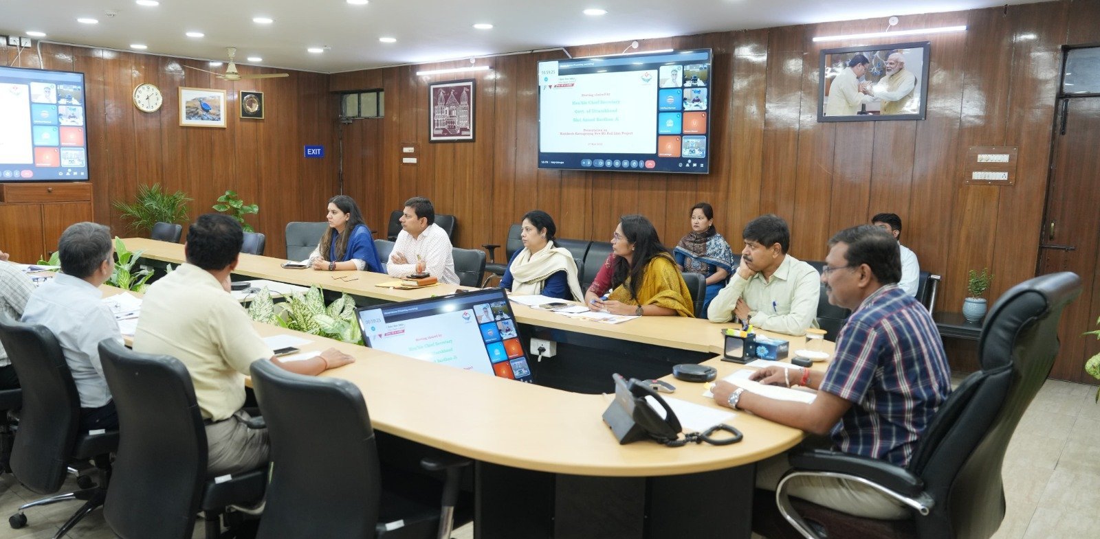 मुख्य सचिव ने ली मंडल रेल प्रबंधक मुरादाबाद एवं इज्जतनगर के साथ बैठक