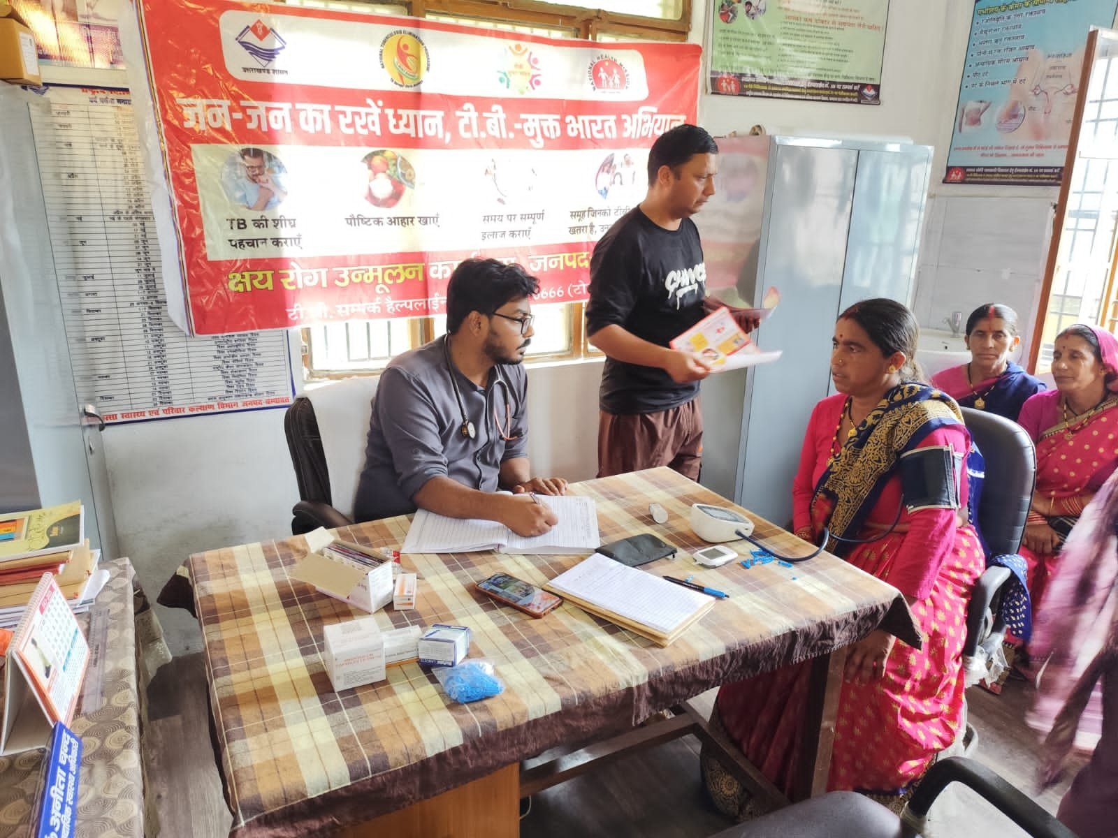 अमोड़ी और नायकगोठ में आयोजित बहुद्देशीय स्वास्थ्य शिविरों में ग्रामीणों ने ली स्वास्थ्य सेवाएं, टीबी उन्मूलन अभियान के तहत की गई जांचें