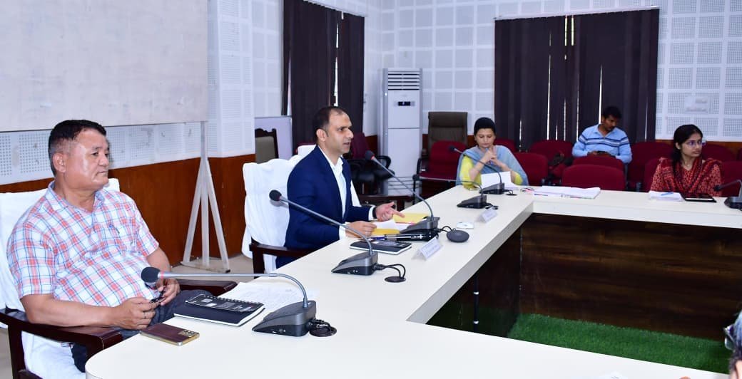 जिलाधिकारी आशीष भटगांई की अध्यक्षता में जनसमस्याओं के त्वरित समाधान हेतु जनता दरबार का किया आयोजन