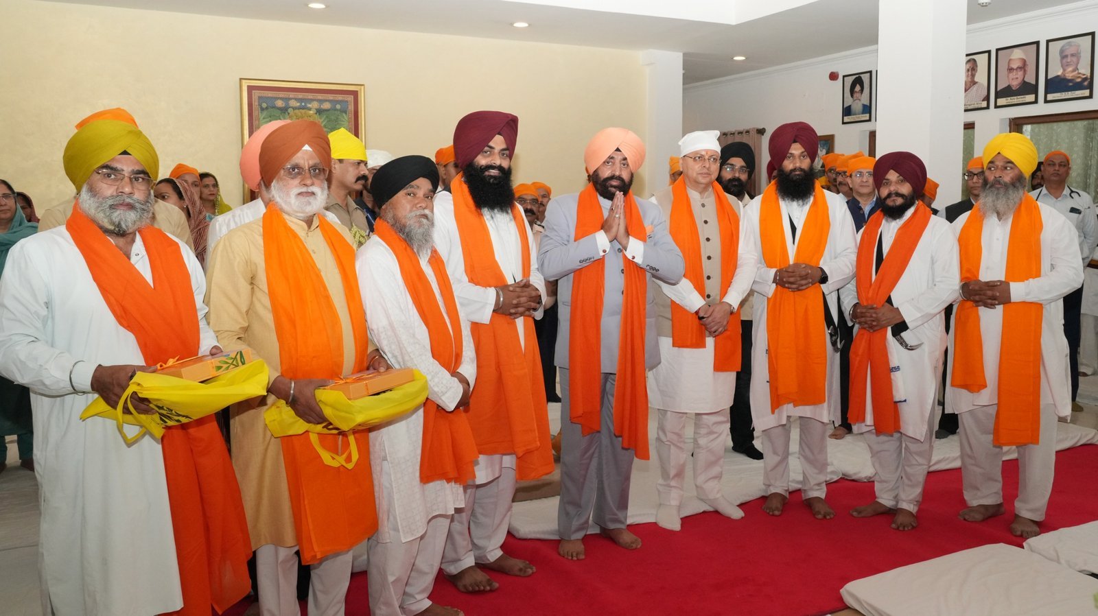 राज्यपाल लेफ्टिनेंट जनरल गुरमीत सिंह के राज्यपाल पद पर चार वर्ष पूर्ण होने के उपलक्ष्य में राजभवन में आयोजित तीन दिवसीय अखण्ड पाठ का विधिवत समापन हुआ