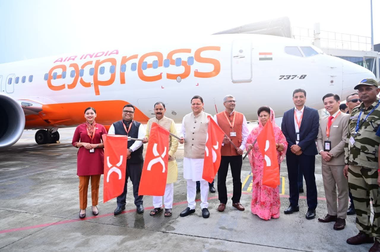 जौलीग्रांट एयरपोर्ट, देहरादून से Air India Express द्वारा देहरादून-बेंगलुरु के लिए शुरू की जा रही नई हवाई सेवा का मुख्यमंत्री ने किया फ्लैग ऑफ…..