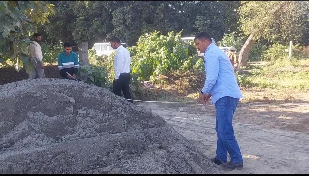 विकासनगर में अवैध खनन भंडारण पर SDM की बड़ी कार्रवाई, रेत-बजरी का अवैध स्टॉक सीज़