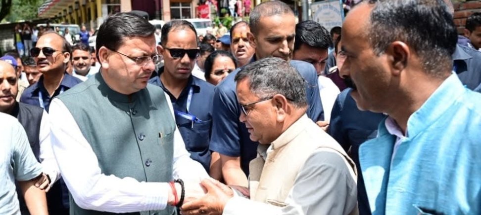 सीएम ने प्रभावितों से मिल कर सुनी समस्याएं, प्रभावितों को हर संभव सहायता दिए जाने का दिया आश्वाशन