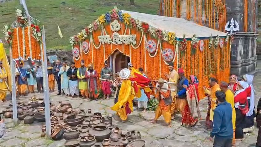 द्वितीय केदार श्री मदमहेश्वर जी के कपाट विधिधान के साथ दर्शनों हेतु खुले