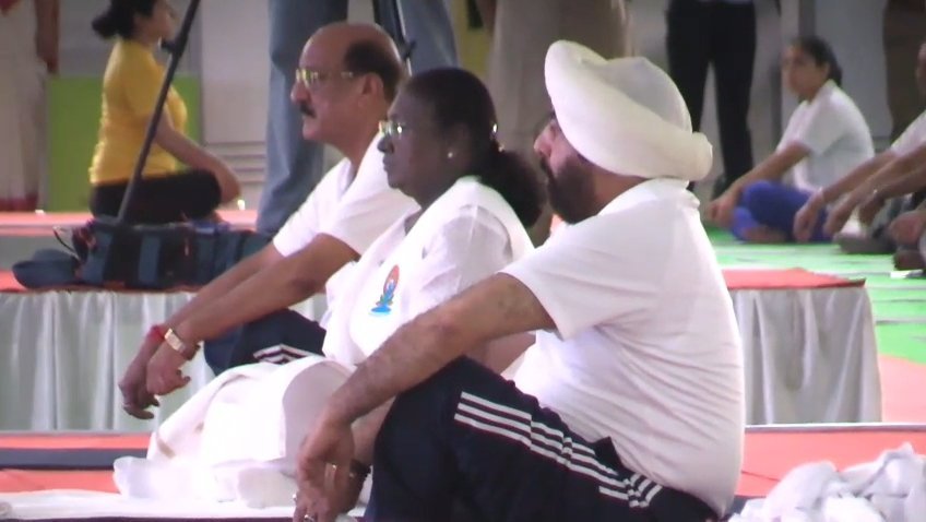 अंतर्राष्ट्रीय योग दिवस के अवसर पर, देवभूमि उत्तराखंड में योग के विभिन्न कार्यक्रमों का आयोजन किया गया,