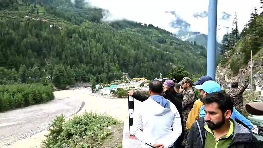 जिलाधिकारी प्रशांत आर्य ने हर्षिल क्षेत्र में हाल ही में बनी अस्थायी झील का स्थलीय निरीक्षण कर लिया जायजा …..