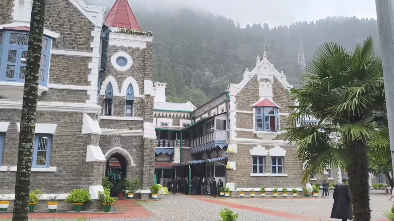 फर्जी डिग्री से नियुक्ति पाए उत्तरकाशी के 7 शिक्षकों को फिलहाल हाईकोर्ट से कोई राहत नहीं….