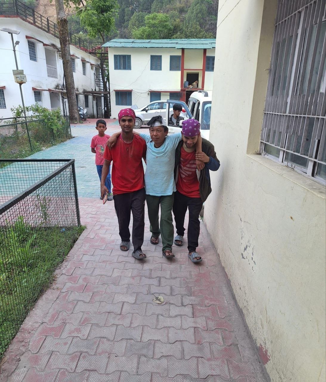 एसएसबी के जवानों ने चेकिंग दौरान जांच के नाम पर की मारपीट